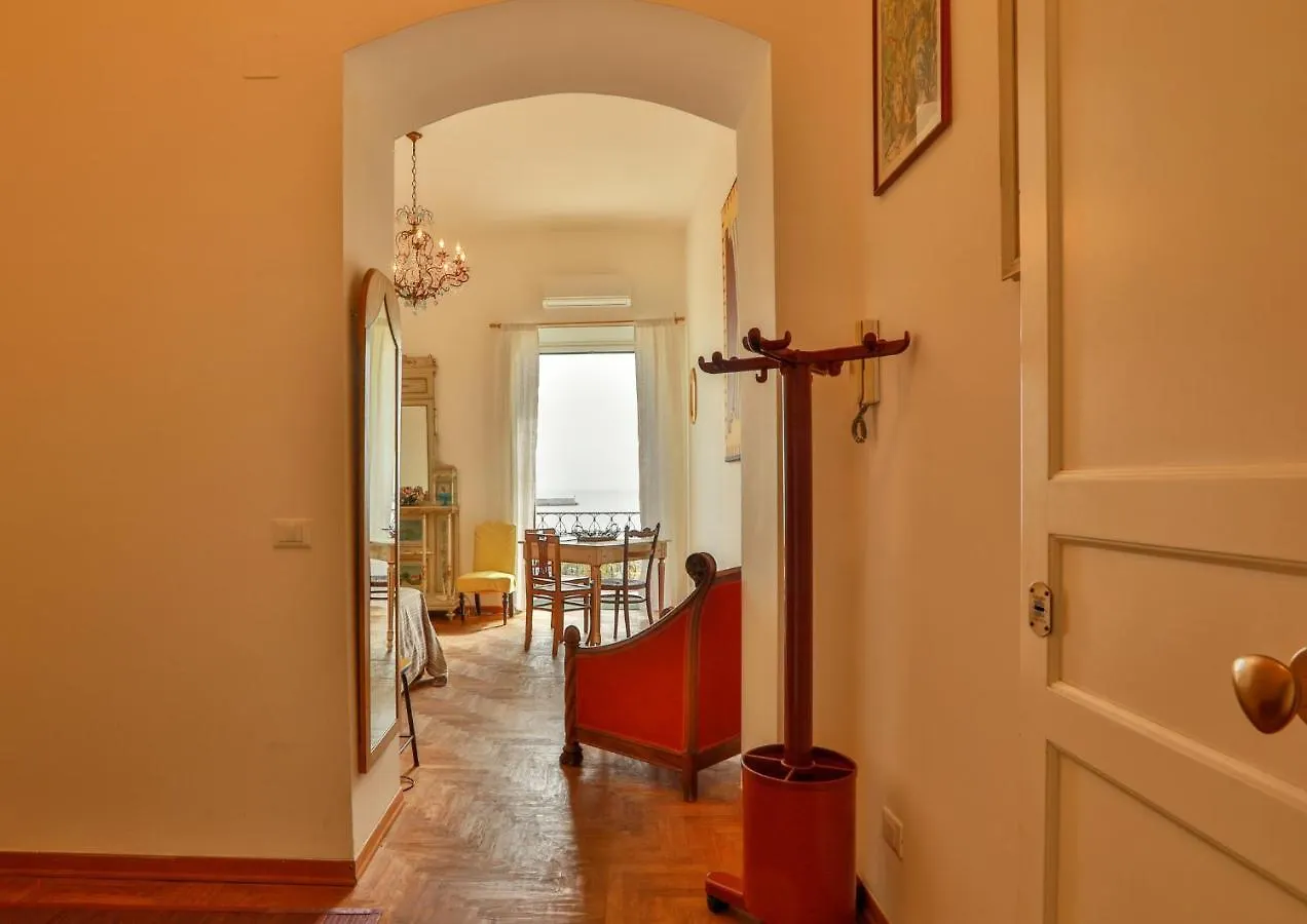 パレルモAmazing Sea View In Historic Building In Downtown By Wonderful Italyアパートメント パレルモ