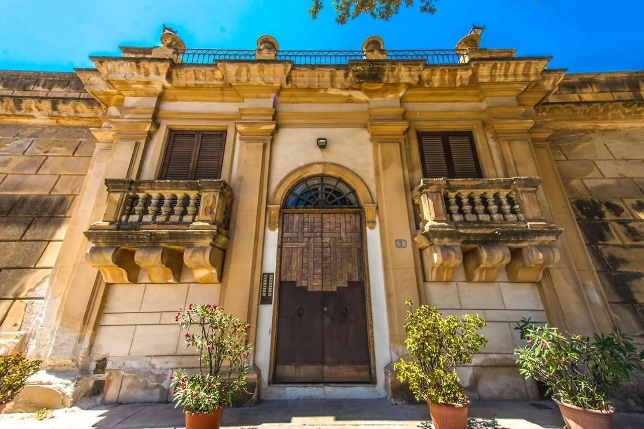 パレルモAmazing Sea View In Historic Building In Downtown By Wonderful Italyアパートメント パレルモ
